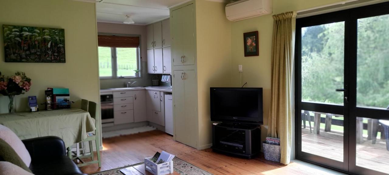 Earthsounds Country Cottage Таумаруни Экстерьер фото